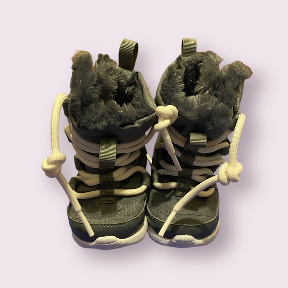 Nike Other - Baby Nike Roshe One Boots